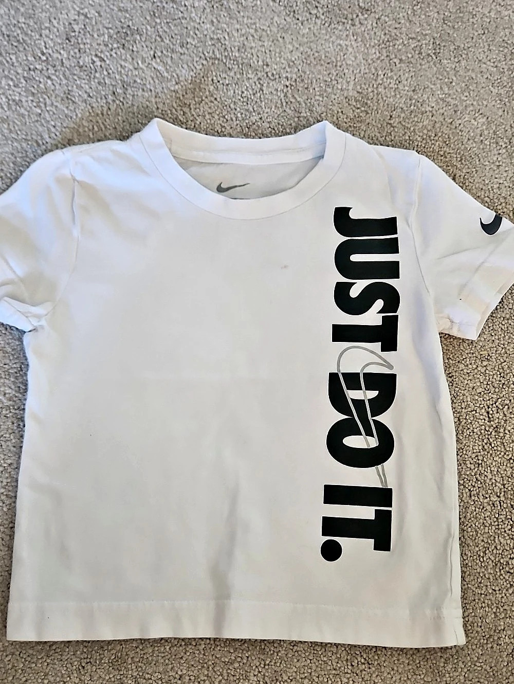 Nike Graphic Short Sleeve Tee in White